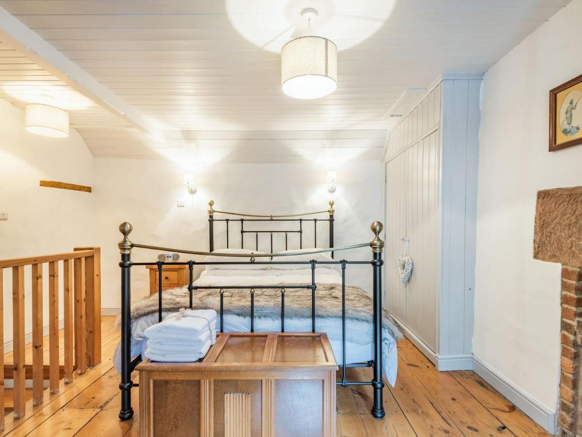 Calamine Cottage 克罗姆福德 外观 照片